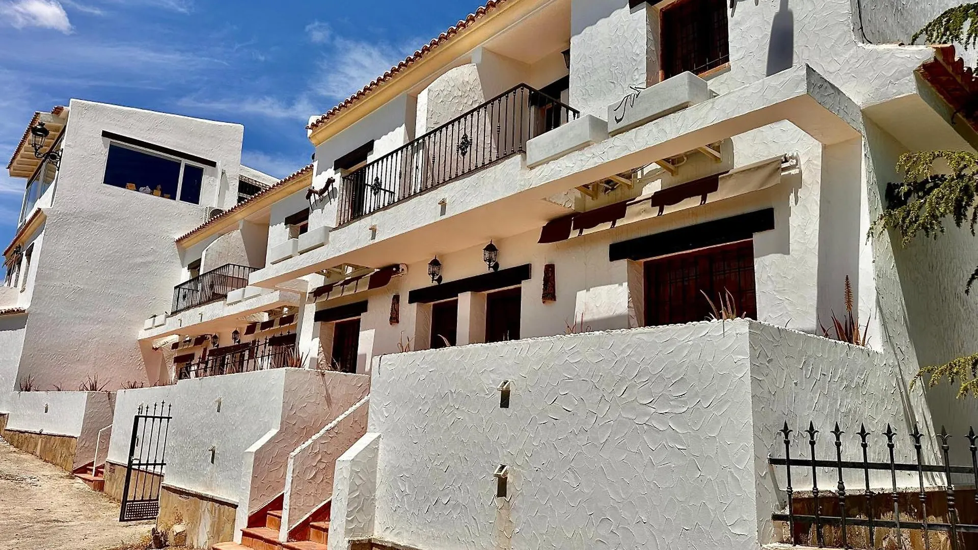 Вилла Complejo Rural Casas-Cueva La Teja Кортес-де-Баса Дом отдыха