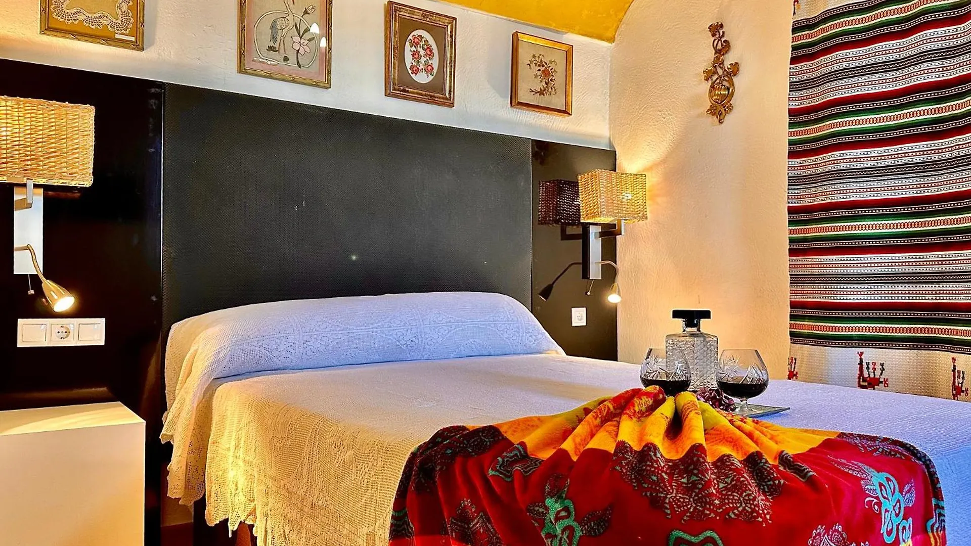 Вилла Complejo Rural Casas-Cueva La Teja Кортес-де-Баса